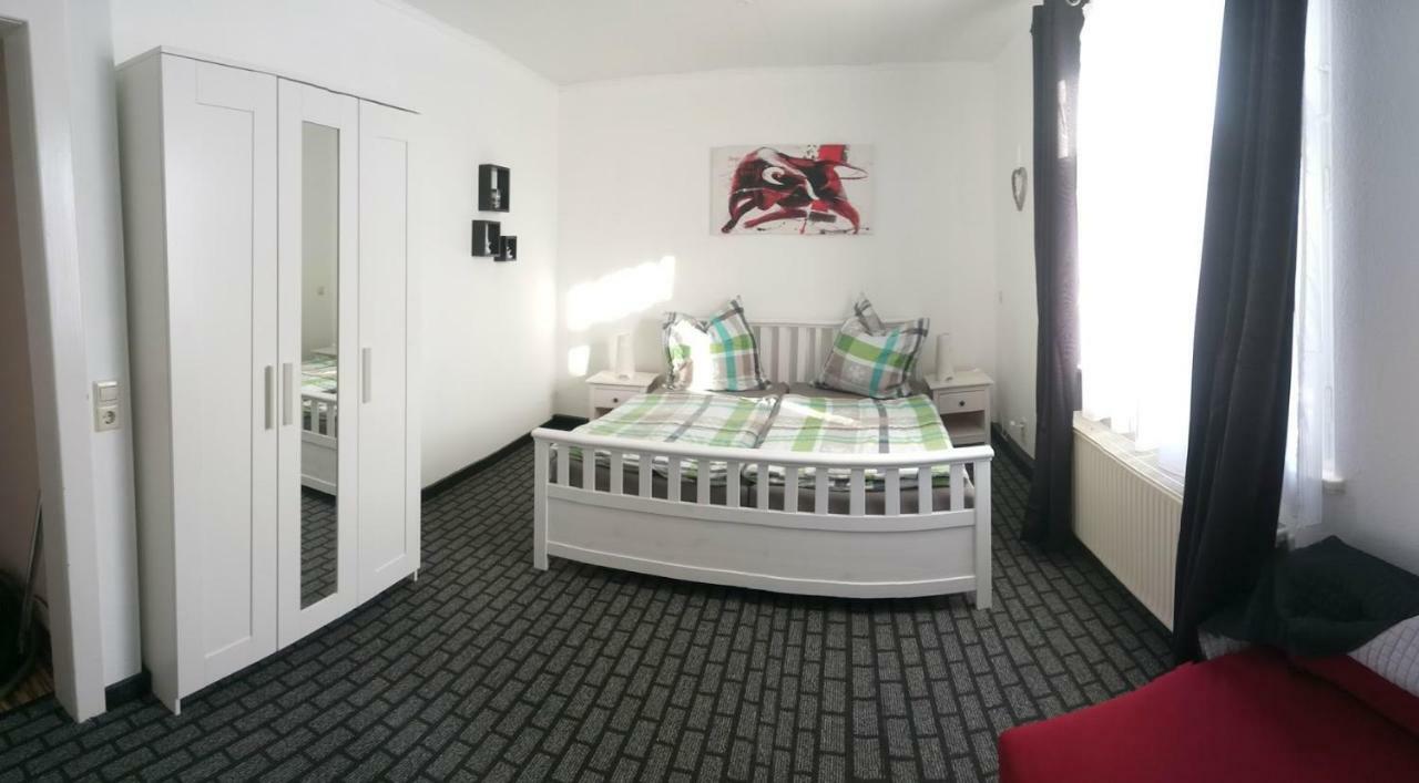 Ferienwohnung Charlett Dresda Esterno foto