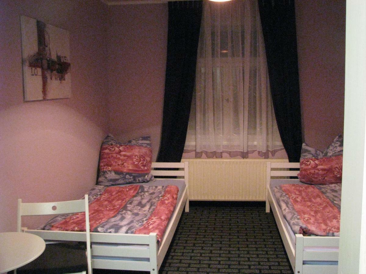 Ferienwohnung Charlett Dresda Esterno foto